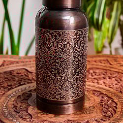 アーユルヴェーダ 高級銅製ウォーターボトル　水筒　ダマスク柄が美しい　マグボトル　水差し〔約600ml〕 - サブ3