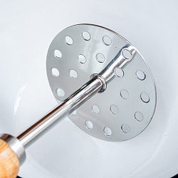 パウバジマッシャー　インドのポテトマッシャー　パウバジやアルパラタ作りに　ジャガイモ つぶし器 - サブ3