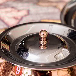 〔No.9〕〔蓋付き〕高級感ある槌目仕上げのハンディカダイ　インドの鍋型のかわいい器　インドカレー　ビリヤニなどへ〔直径約12.3cm　約600ml〕 - サブ5