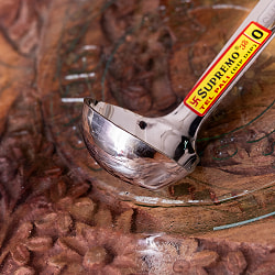 小さくてかわいいインドの便利なミニレードル フック付き テルパリ 約12ml ずっしり厚みのあるステンレス製　調味料をすくうのに便利 - サブ5