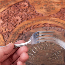 レトロな雰囲気漂う インド製 ベイビーフォーク　使いやすいサイズ感 - サブ5