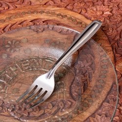 レトロな雰囲気漂う インド製 ベイビーフォーク 使いやすいサイズ感(ID-TBLWR-1473)