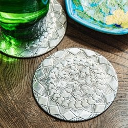 ムスリム職人の手仕事が息づく アルミコースター ハートフラワー