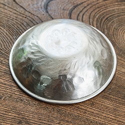 ムスリム職人の手仕事が息づく 薄彫り アルミボウル 直径：約11.5cm - サブ4