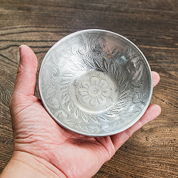 ムスリム職人の手仕事が息づく 薄彫り アルミボウル 直径：約11.5cm - サブ5