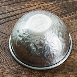 ムスリム職人の手仕事が息づく 薄彫り アルミボウル 直径：約13cm - サブ4