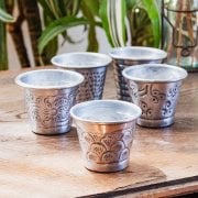 ムスリム職人の手仕事が息づく 薄彫り チャイカップ ショットグラス 高さ5.5cm程度