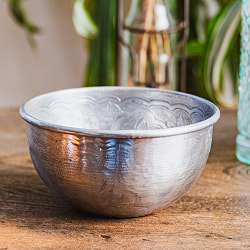 ムスリム職人の手仕事が息づく 薄彫り アルミボウル 直径：約12.5cm - サブ4