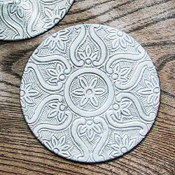 ムスリム職人の手仕事が息づく アルミコースター 花弁 - サブ2