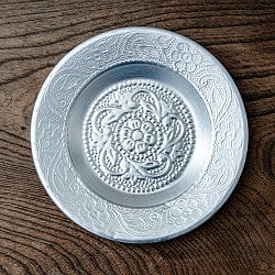 インド伝統唐草エンボスのアルミ皿【直径：12.5cm】 - サブ2