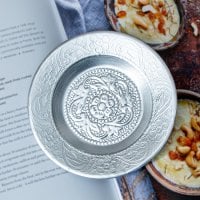 インド伝統唐草エンボスのアルミ皿【直径:12.5cm】