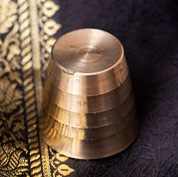 インドの礼拝用 ブラス製 プージャグラス カップ[約3.4cm×約3.6cm] - サブ5