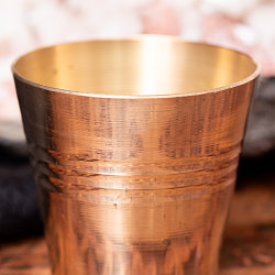 インドの礼拝用 ブラス製 プージャグラス カップ[約4.6cm×約4.9cm] - サブ2
