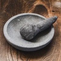 チョベッとウレカン インドネシア伝統の石製スパイス潰し サンバル臼 直径20cm程度
