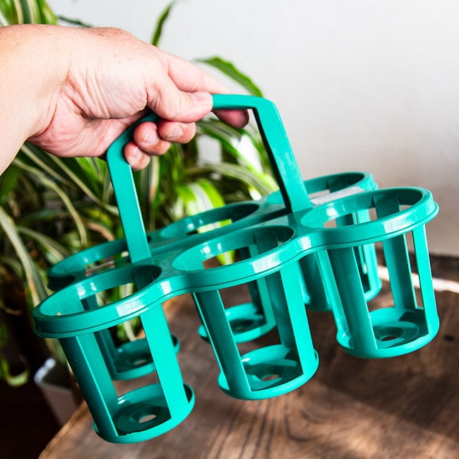 インドネシアの調味料ホルダー/ドリンクホルダー レトロカラー プラスチック製 10 - これくらいのサイズ感です。