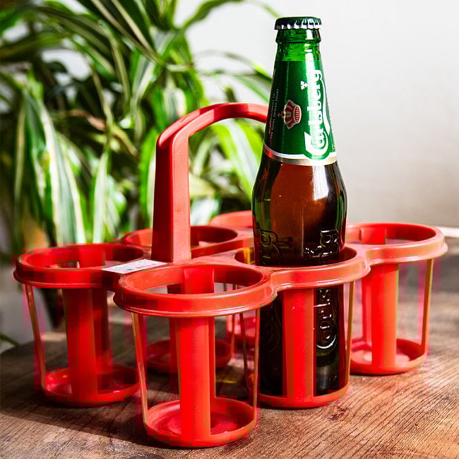 インドネシアの調味料ホルダー/ドリンクホルダー レトロカラー プラスチック製 2 - ビールホルダーとしての使用例です。