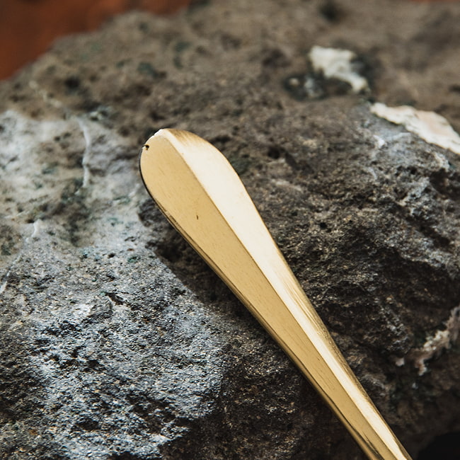ブラスのスプーン 小さめのカレースプーンサイズ 15.5cm 2 - 細部を見てみました。