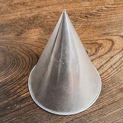 ナシ・トゥンペンの型 インドネシアのお祝いご飯 高さ：17cm - サブ4