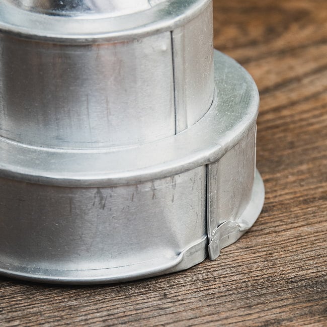 ナシ・トゥンペンの型 インドネシアのお祝いご飯 高さ：13cm 5 - 細部を見てみました。