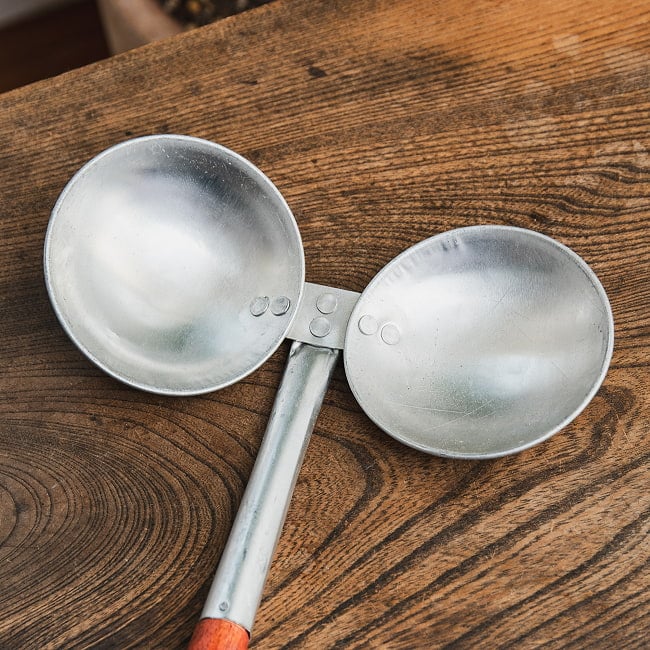 バリのかきあげ「バクワン」を揚げるためのお玉 42cmの商品写真 4枚目 いっぺんに2つ作れる便利アイテム