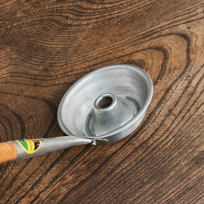 インドネシアの定番おやつ「ドーナツゴレン」の揚げお玉 36.5cmの商品写真 2枚目 先端部分。