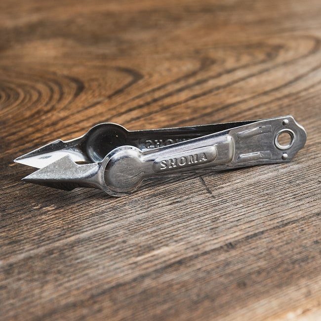 インドネシアの パイナップル トゲ抜きの商品写真 4枚目 見た目以上にしっかりしてます。