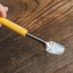 インドネシアのお菓子「アペム」をころがすヘラ - サブ2