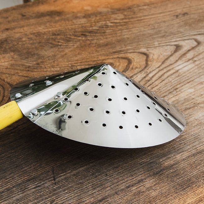 セロック（Serok）  40cm インドネシアの揚げ物屋台の油切り 油ハネガードにも 3 - 底面の様子。