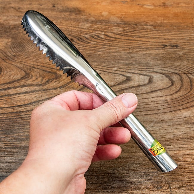 インドネシアのウロコ取り がっしり22cm 7 - これくらいの大きさです