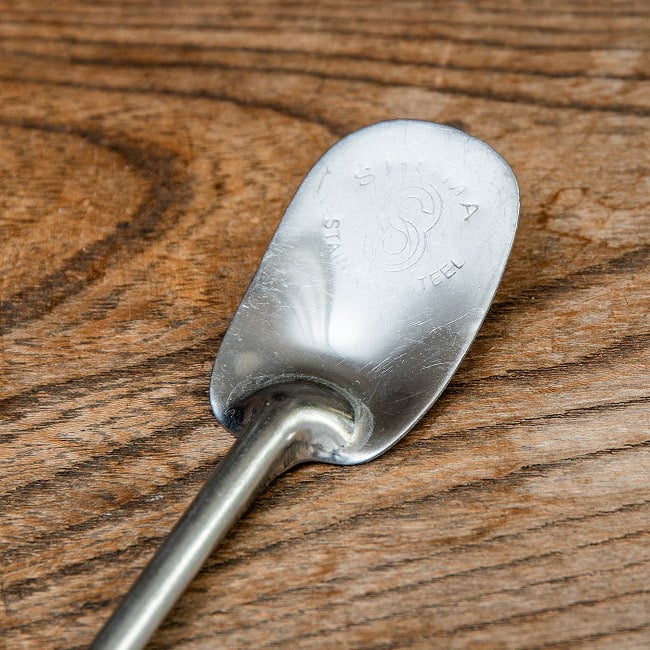 インドネシアのお菓子「アペム」をころがすヘラ オールステンレス 20ｃｍ 2 - 先端が丸くなっていてアペムを転がしやすくなっています。