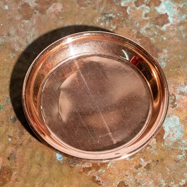 銅仕上げカトリ（小皿）　【直径：約8.8cm】の写真カトリ,プレート,礼拝,祭壇,小皿,ヒンドゥー教,プージャ,浄化,銅,皿,小皿