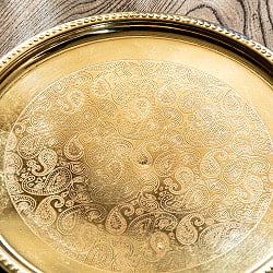 ペイズリー模様が美しい　金色のブラス製ラウンドトレイ 25cm - サブ4