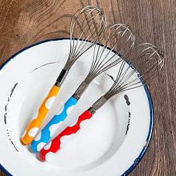 レトロカラーが可愛い タイの泡立て器 ホイッパー 22cm - メイン