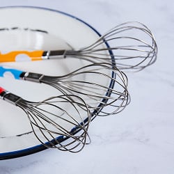 レトロカラーが可愛い タイの泡立て器 ホイッパー 22cm - サブ4