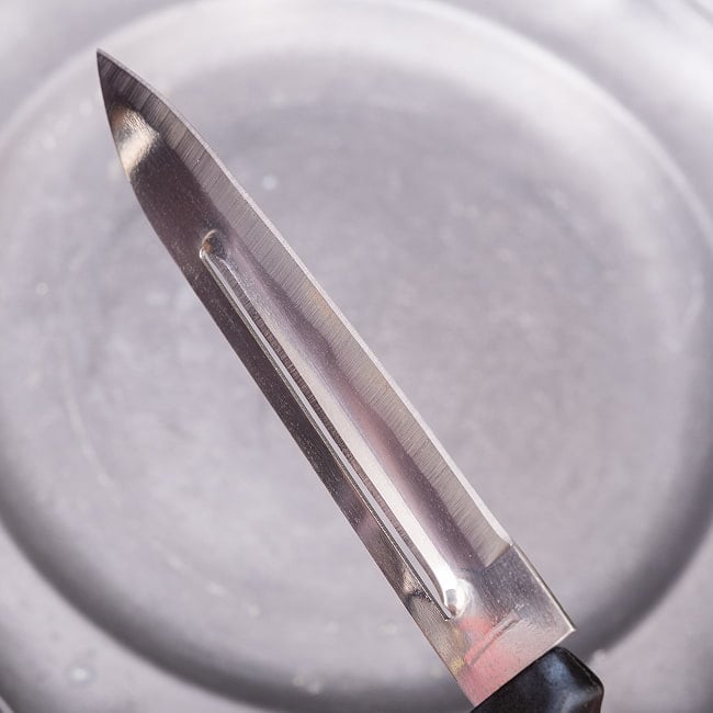 タイのピーラー機能付きナイフ 果物や野菜　皮むき＆カットに便利　ステンレス製キッチンナイフ　包丁 9 - 別の角度からの写真です