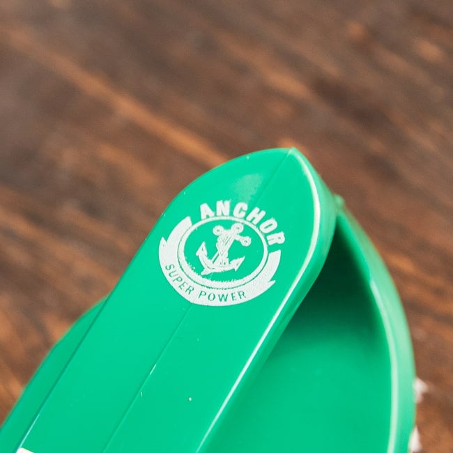 キッチュなカラーがかわいい！タイのアイロン型ブラシ 掃除道具 お風呂 靴洗い スニーカー 11 - 錨マークのアンカーブランド