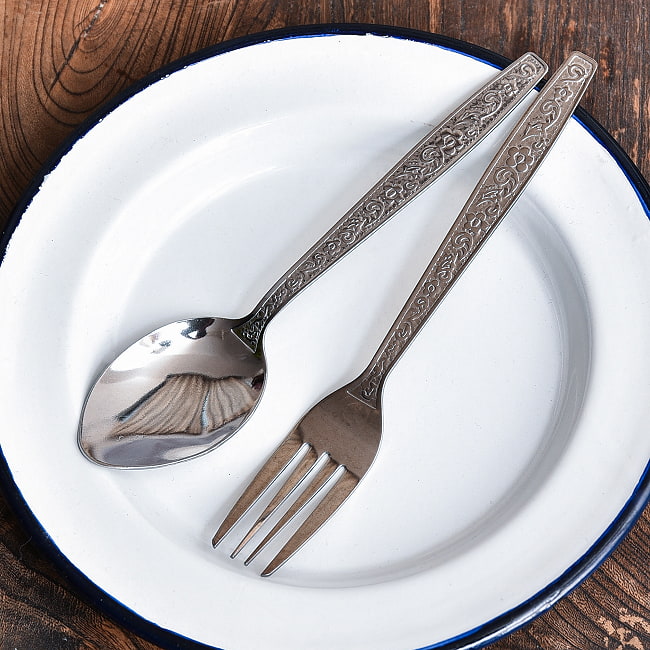 タイのエンボス入り スプーン フォーク セットの写真タイ,食器,スプーン,フォーク,屋台,おしゃれ