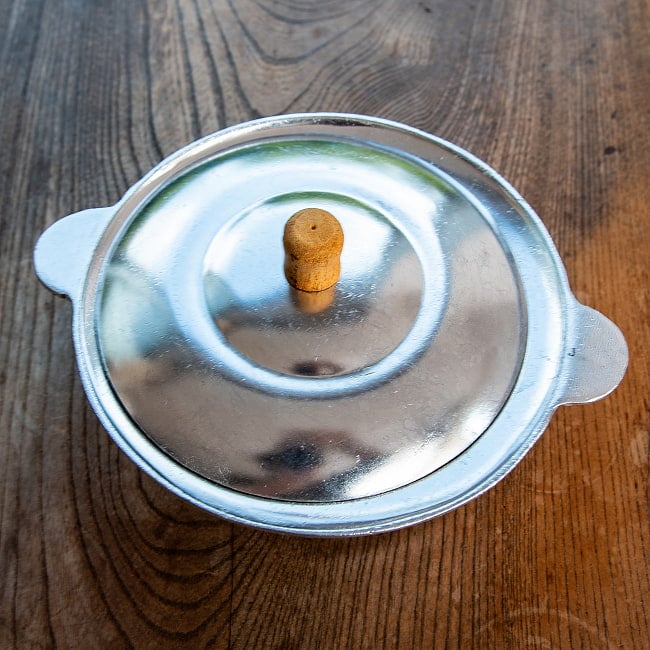 タイの昔ながらの屋台アルミ鍋 直径19cm程度 卓上コンロに 4 - 無骨なフォルムがたまりません。