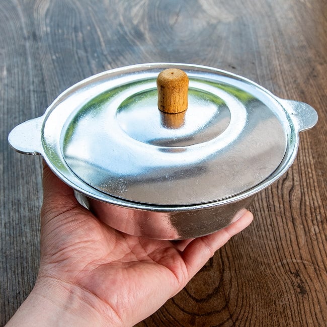 タイの昔ながらの屋台アルミ鍋 直径19cm程度 卓上コンロに 8 - これくらいのサイズ感です。