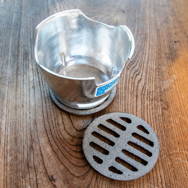 タイの昔ながらの屋台アルミコンロ 高さ10.5cm程度 鍋料理に 4 - 無骨なフォルムがたまりません。