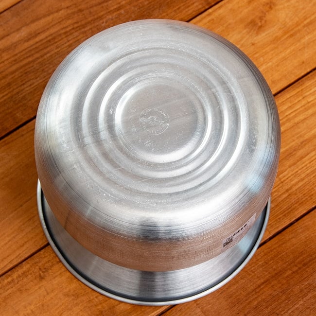 カオニャオ鍋 タイのもち米蒸し用鍋 7 - 底面を見てみました。