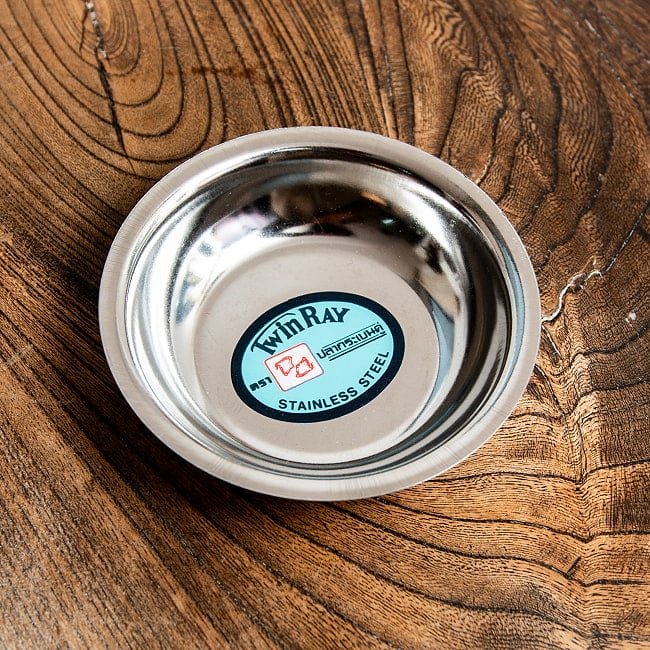 とっても小さい！ タイのステンレス小皿 直径：約7.5cmの写真小皿,薬味皿,ソース皿,小物入れ