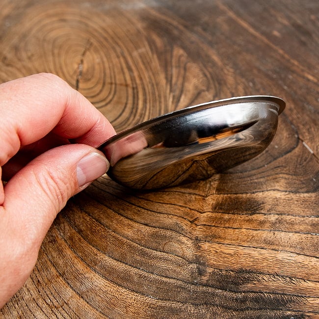 小さい！ タイのステンレス小皿 直径：約8.5cm 4 - 側面を見てみました。