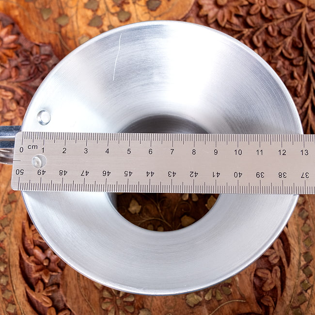 軽量アルミタイプ 〔口径約:約12.7cm〕 フードトランスポーター タイ料理の惣菜を袋詰めする 大口じょうご・ロート 3 - 上部の口径はこのくらいのサイズ感になります