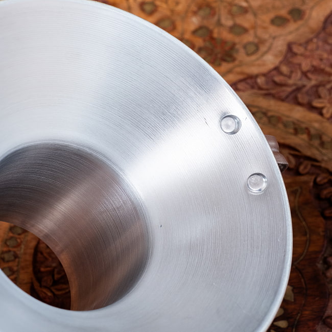 軽量アルミタイプ 〔口径約:約12.7cm〕 フードトランスポーター タイ料理の惣菜を袋詰めする 大口じょうご・ロート 6 - 拡大写真です