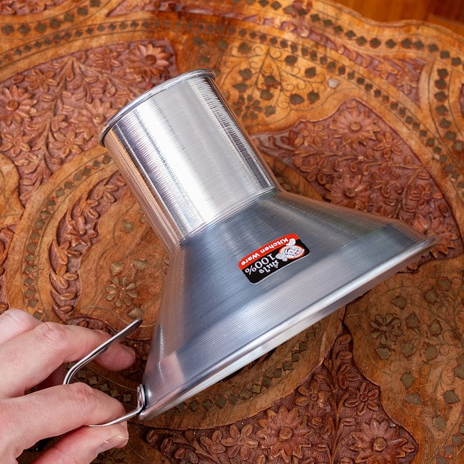 軽量アルミタイプ 〔口径約:約16.5cm〕 フードトランスポーター タイ料理の惣菜を袋詰めする 大口じょうご・ロート 8 - 別の角度から