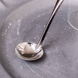 フック付きタイのミニお玉 約6cc(小さじ1強) 卓上調味料　シロップに便利なステンレスレードル - サブ2