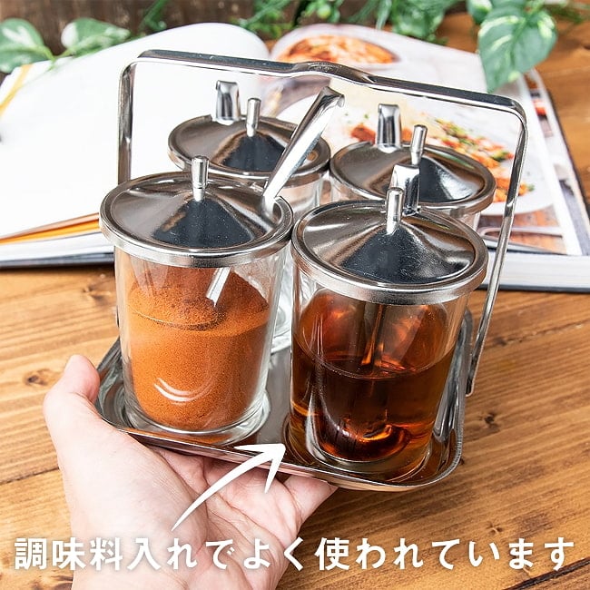 フック付きタイのミニお玉 約6cc(小さじ1強) 卓上調味料　シロップに便利なステンレスレードル 9 - タイではこういった調味料入れの中で、よく使われています