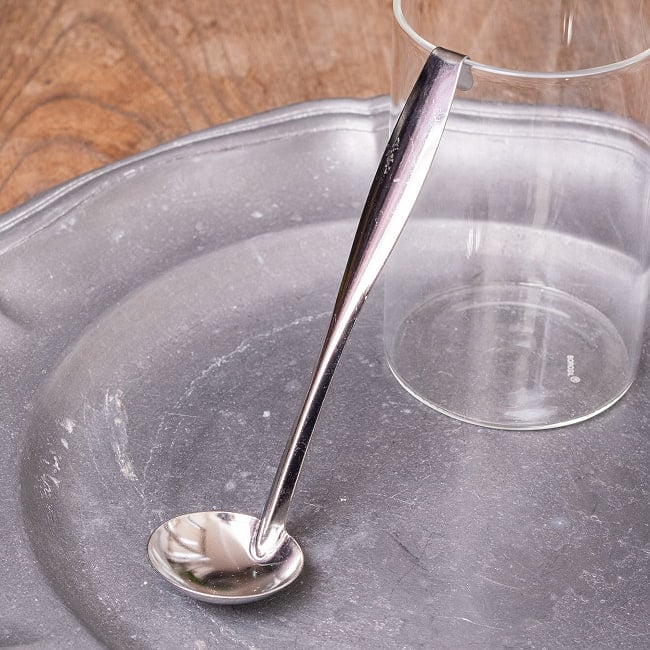 フック付きタイのミニお玉 約6cc(小さじ1強) 卓上調味料　シロップに便利なステンレスレードルの写真タイ料理,タイ,調理器具,レードル,ミニレードル,お玉,おたま,柄杓,薬味