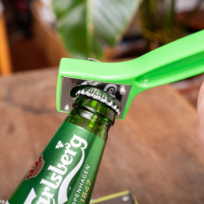 タイのカラフルな缶切り＆栓抜き かわいいマルチオープナー 3 - 裏面は栓抜きとして使えます